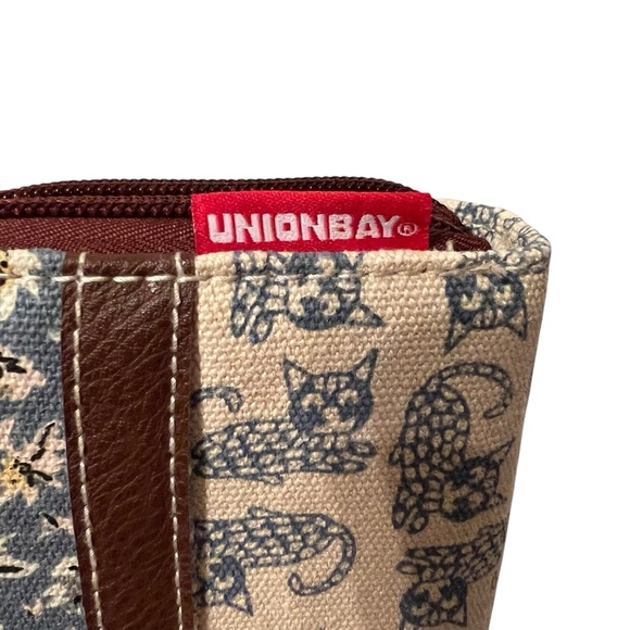 Union Bay Cat Floral Design Wallet Wristlet NWOT - Picture 4 of 8